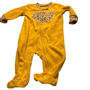 Carter’s baby girl yellow sleeper with heart size 3 months NWT